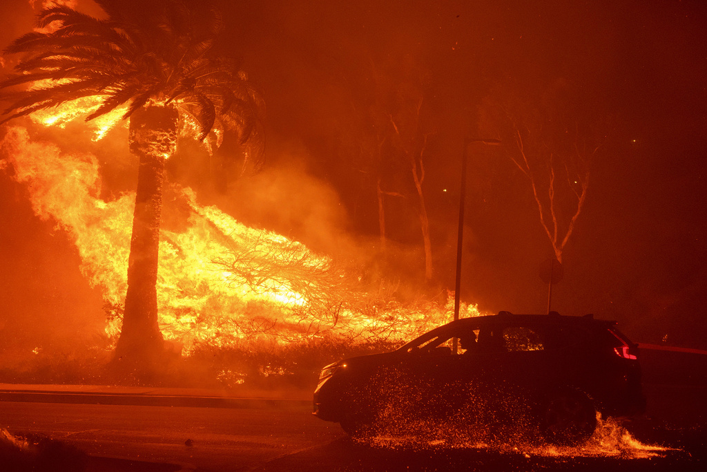 Malibu Wildfire Prompts Evacuation Orders and Warnings for 20,000, Including Dick Van Dyke, Cher