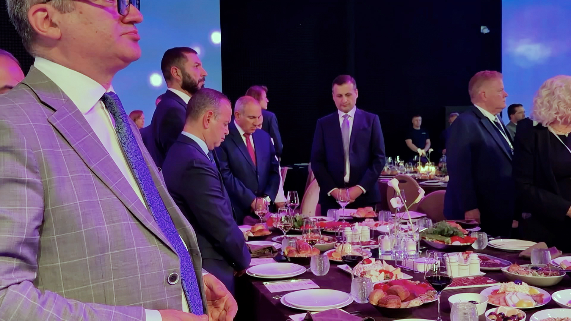 المسيحيون الأمريكيون يحضرون حفل الصلاة الافتتاحي في أرمينيا رافضين مزاعم “الحرب على الإيمان”