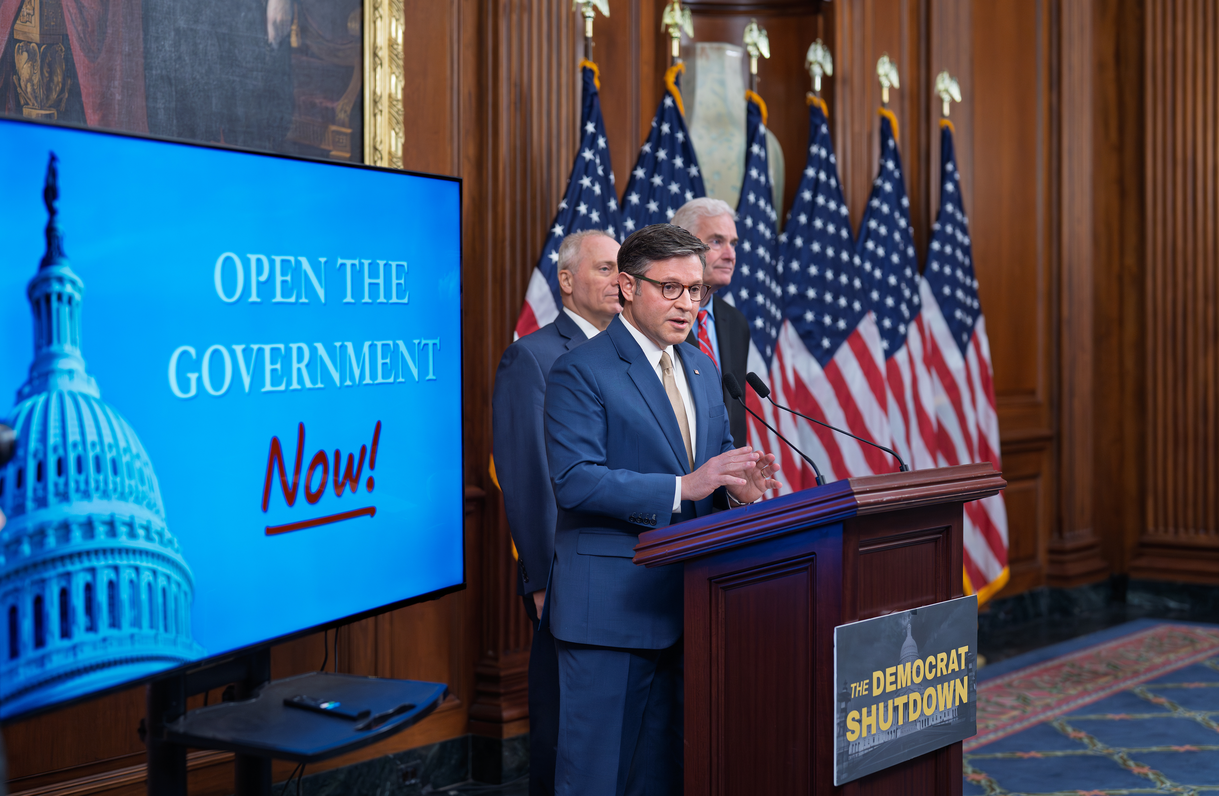 As Government Shutdown Poised to Become Longest in US History, Trump Calls Schumer 'Kamikaze Pilot'