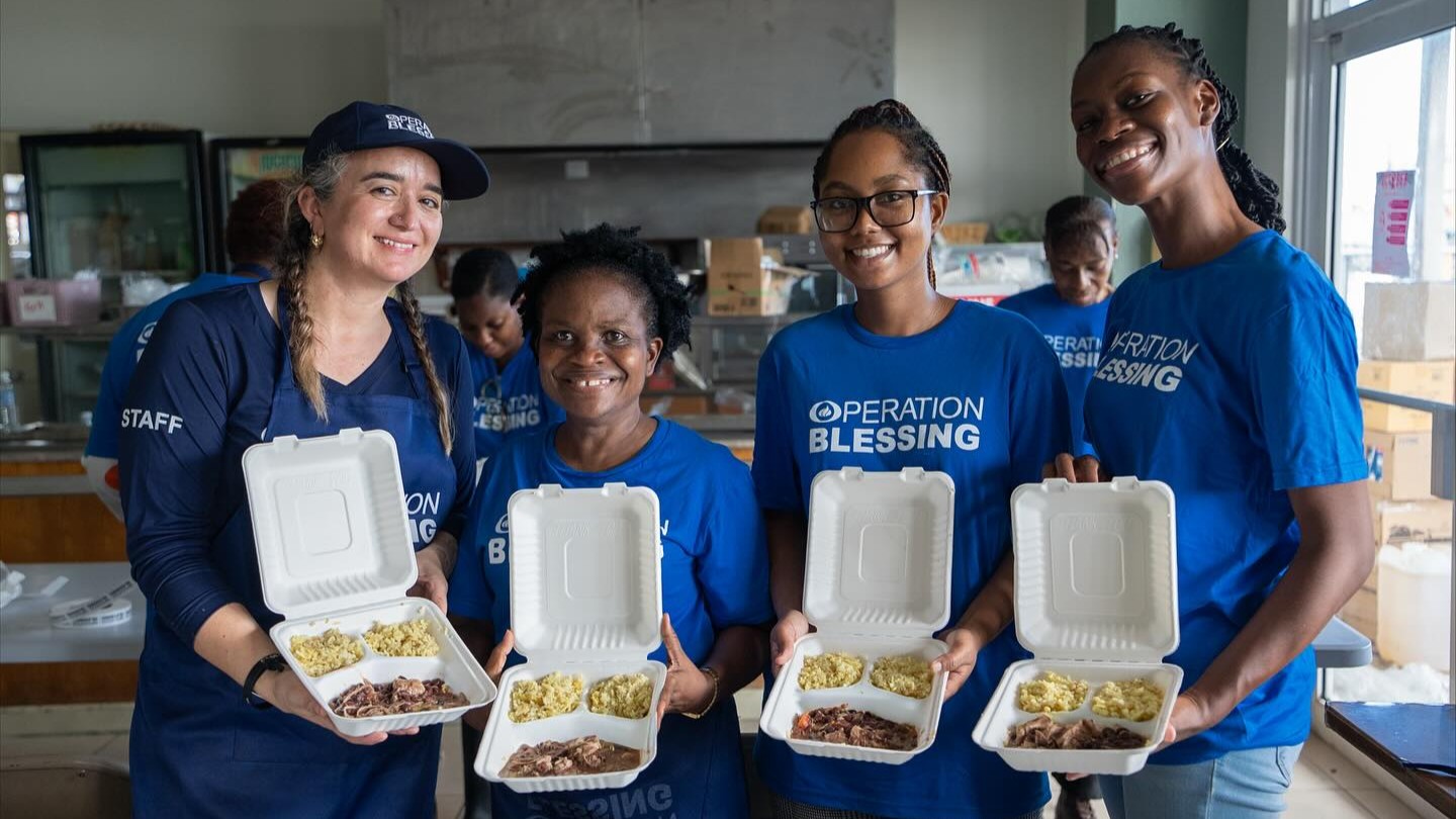 ‘Veel mensen hebben alles verloren’: Operatie Blessing helpt duizenden Jamaicaanse orkaanslachtoffers ‘Veel mensen hebben alles verloren’: Operatie Blessing helpt duizenden Jamaicaanse orkaanslachtoffers