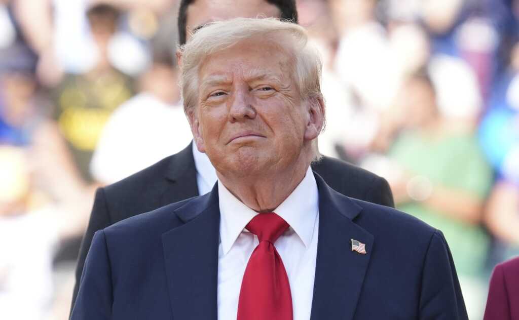 Trump Grants Federal Workers Two Additional Christmas Holidays