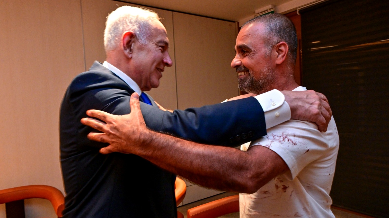 Israel Celebrates Return of Heroes from Flight 1073 Sukkot 'Miracle'; Terrorism Suspected
