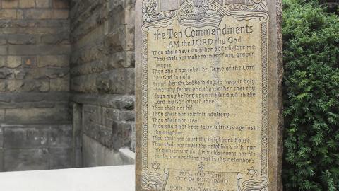 Stone with the commandments on it 