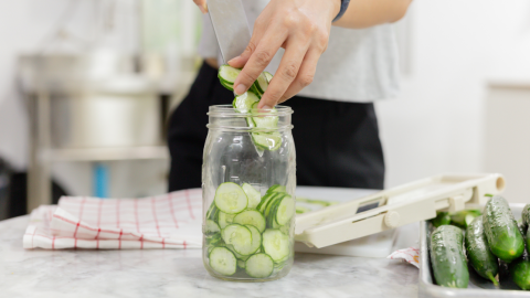 cucumber-food-glass-jar-1200.png