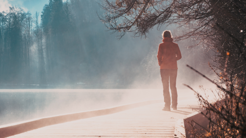 lake-woman-fog-1200.png